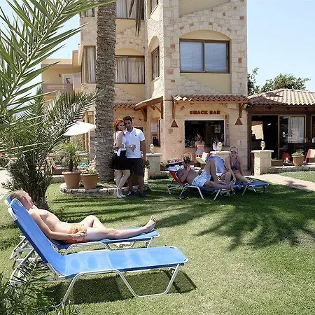 Danelis & Aparthotel 3*