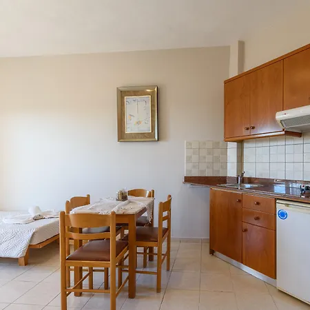 Danelis & Aparthotel 3*