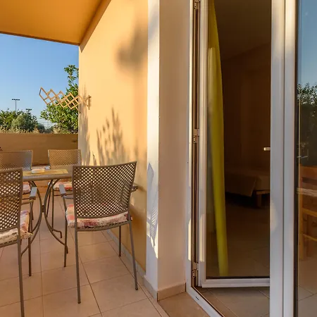 Aparthotel Danelis & Malia