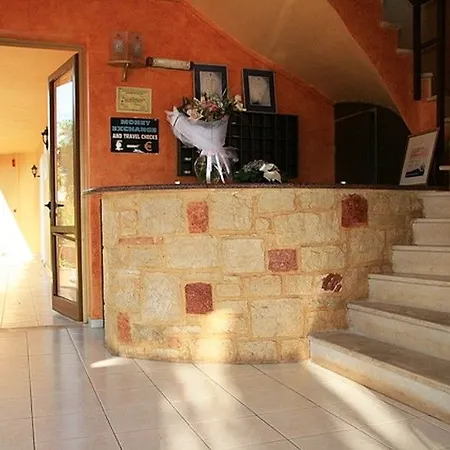 Danelis & Aparthotel Malia