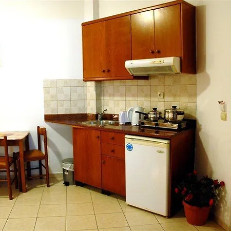 Danelis & Aparthotel 3*