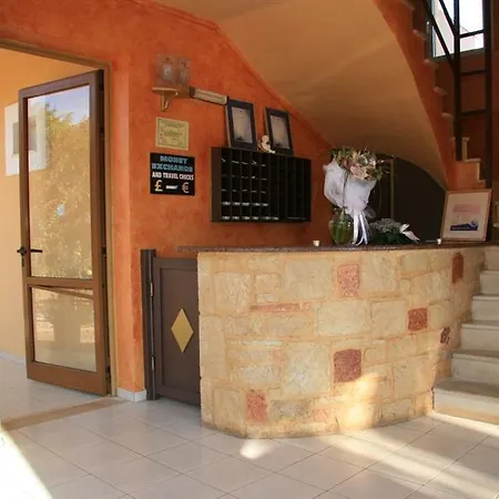 Danelis & شقة فندقية