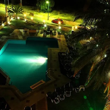 Danelis & Aparthotel 3*