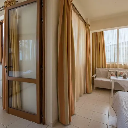 Aparthotel Danelis & Malia